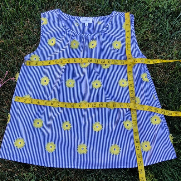 ๐บ Lou & Grey; Blue/White Striped Top w/Flowers S! - Picture 7 of 7